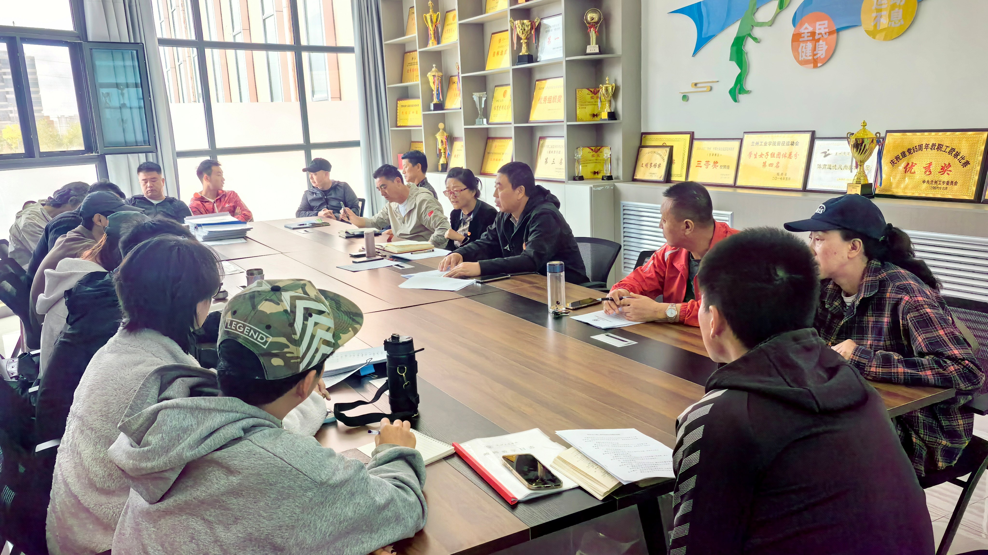 体育部召开2026年运动会工作总结会