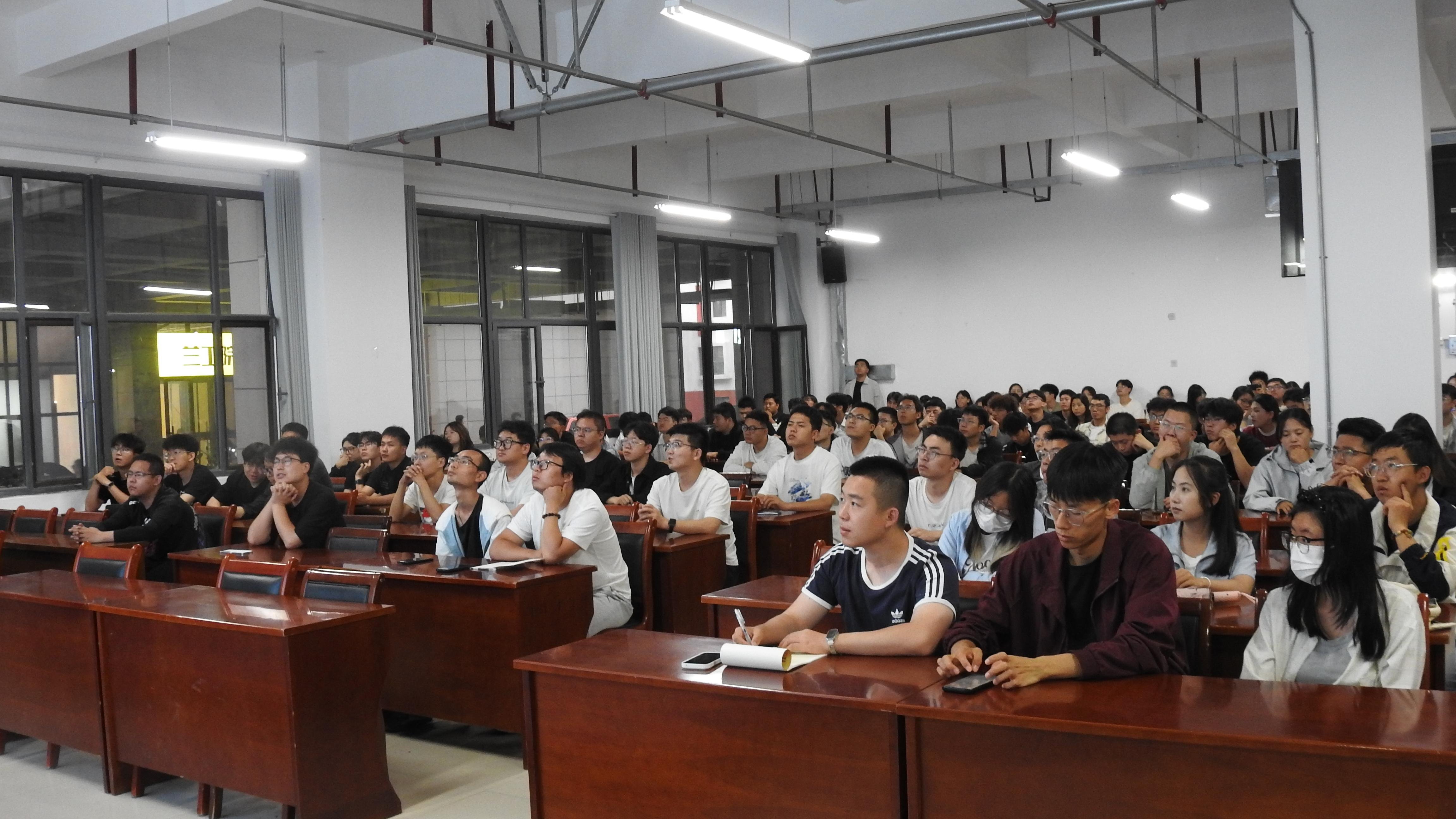 学校举办2027届毕业生求职全流程赋能系列讲座